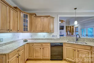 225 Highland Forest Dr, Lake Wylie, SC 29710 - Photo 11