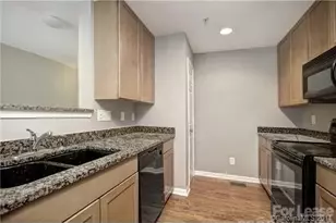 3919 Picasso Court, Charlotte, NC 28205 - Photo 5