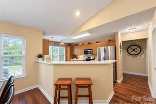15751 Southern Garden Ln, Charlotte, NC 28278 - Photo 5