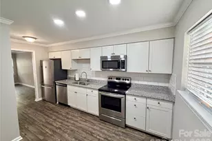 11011 Hunter Trail Ln, Charlotte, NC 28226 - Photo 7