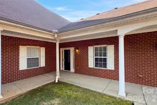 7175 Somerset Springs Dr, Charlotte, NC 28262 - Photo 1