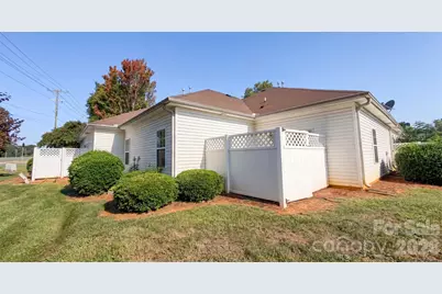 7175 Somerset Springs Drive, Charlotte, NC 28262 - Photo 5