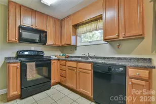 505 Monte Vista Rd, Candler, NC 28715 - Photo 7