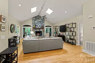 324 Kenmure Dr, Flat Rock, NC 28731 - Photo 5
