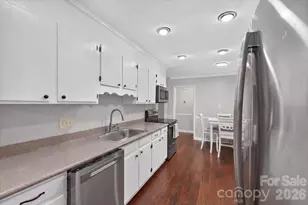 4124 Bridgewood Ln, Charlotte, NC 28226 - Photo 15