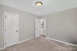 4124 Bridgewood Ln, Charlotte, NC 28226 - Photo 19