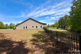 1473 Pleasant School Rd, Gaffney, SC 29341 - Photo 3