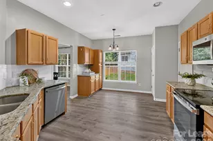 18418 Torrence Chapel Estates Cir, Cornelius, NC 28031 - Photo 5