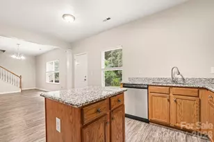 3229 Kayla Ln, Charlotte, NC 28215 - Photo 9