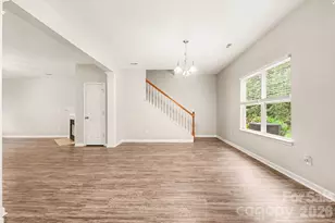 3229 Kayla Ln, Charlotte, NC 28215 - Photo 7