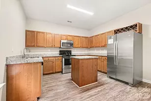 3229 Kayla Ln, Charlotte, NC 28215 - Photo 11