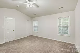 9306 Tiger Lily Ln, Charlotte, NC 28215 - Photo 23