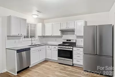 9306 Tiger Lily Lane, Charlotte, NC 28215 - Photo 13