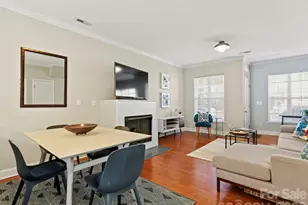4460 Yoruk Forest Ln, Charlotte, NC 28211 - Photo 5