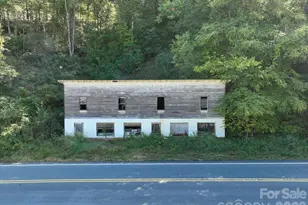 10730 US 19W Hwy, Burnsville, NC 28714 - Photo 15