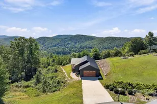 669 Crystal Heights Dr, Hendersonville, NC 28739 - Photo 1