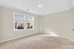 332 Hastings Run Dr, Charlotte, NC 28211 - Photo 5