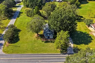 4021 Sulphur Springs Rd NE, Hickory, NC 28601 - Photo 17
