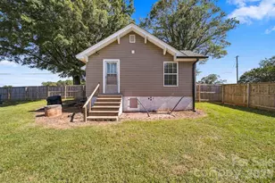 4021 Sulphur Springs Rd NE, Hickory, NC 28601 - Photo 13