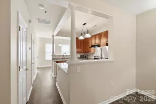 614 E 9th St, Charlotte, NC 28202 - Photo 15