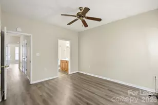 614 E 9th St, Charlotte, NC 28202 - Photo 41