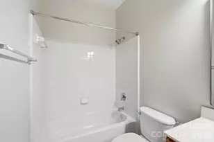 614 E 9th St, Charlotte, NC 28202 - Photo 37