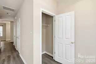 614 E 9th St, Charlotte, NC 28202 - Photo 27