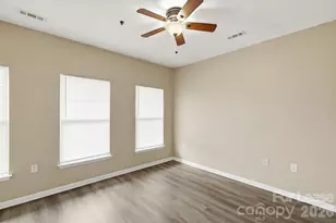 614 E 9th St, Charlotte, NC 28202 - Photo 31