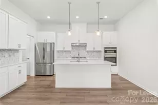 5807 Clear Creek Ln, Charlotte, NC 28215 - Photo 11