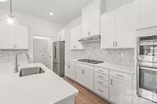 5807 Clear Creek Ln, Charlotte, NC 28215 - Photo 13