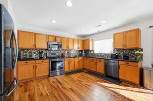 2729 Markham Woods Ct, Charlotte, NC 28214 - Photo 7