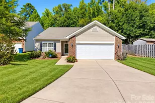 1704 Swan Dr, Charlotte, NC 28216 - Photo 1
