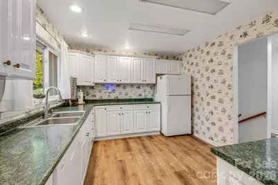3238 Debbie Drive, Hendersonville, NC 28791 - Photo 13