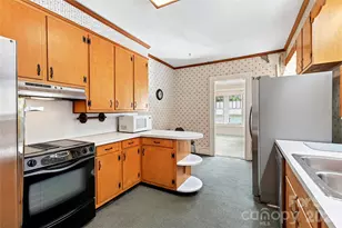 606 Rutherford Rd, Marion, NC 28752 - Photo 15