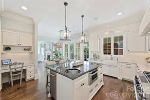 200 Huntley Pl, Charlotte, NC 28207 - Photo 17