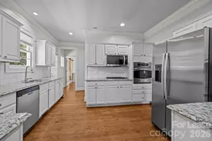 1705 Fountain View, Charlotte, NC 28203 - Photo 9