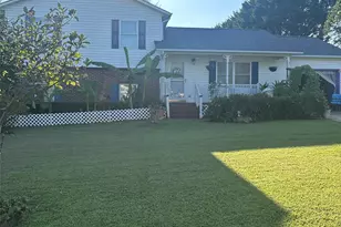 938 Lyndsey Brooke Ct, Lincolnton, NC 28092 - Photo 1