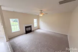 3214 Erwin Trace Dr, Charlotte, NC 28213 - Photo 3