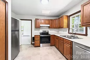 340 Genesis Cir, Black Mountain, NC 28711 - Photo 9