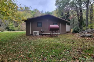 1061 Caldwell Dr, Maggie Valley, NC 28751 - Photo 11