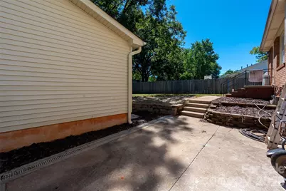 6929 Thorncliff Drive, Charlotte, NC 28210 - Photo 35