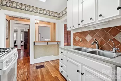 415 W 5th Avenue, Gastonia, NC 28052 - Photo 17