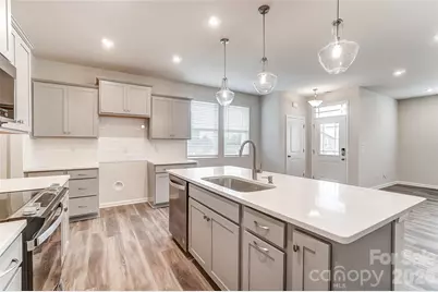5225 Wyes Oak Lane, Charlotte, NC 28269 - Photo 7