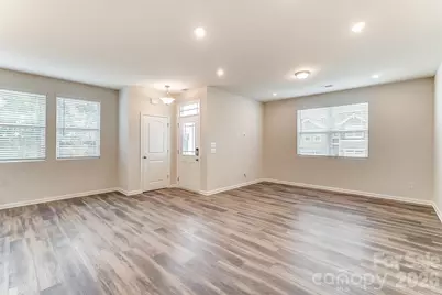 5225 Wyes Oak Lane, Charlotte, NC 28269 - Photo 9
