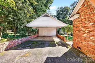 2936 Burnt Mill Rd, Charlotte, NC 28210 - Photo 35