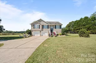 2241 Killian Rd, Lincolnton, NC 28092 - Photo 1
