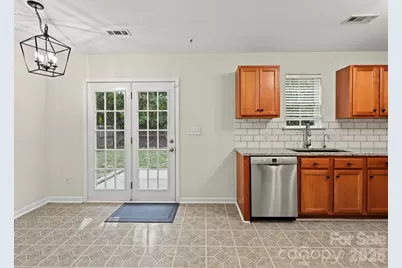 5724 Henderson Oaks Drive, Charlotte, NC 28269 - Photo 9