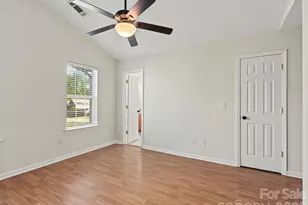 5724 Henderson Oaks Dr, Charlotte, NC 28269 - Photo 17