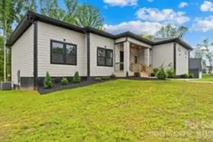 2004 Pln Fld Dr, Bessemer City, NC 28016 - Photo 1