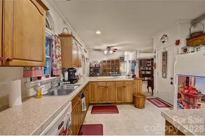 397 Reservoir Road, Spruce Pine, NC 28777 - Photo 5